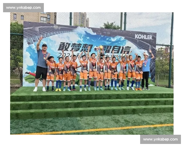 那一次接力跑让我懂得团队协作与拼搏精神的成长瞬间在校园赛场上